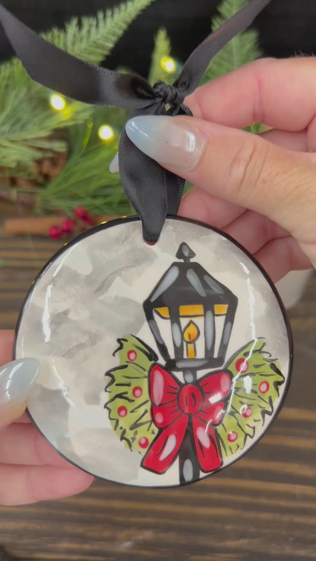 Load video: Christmas Lamp